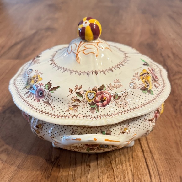 ANTIQUE RIDGWAYS ENGLAND
LYNTON FLORAL 8 IN ROUND
COVERED VEGETABLE DISH - Picture 3 of 11